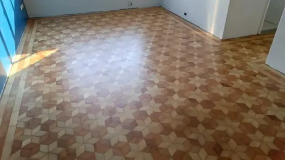 Aplicação de Synteko em piso de madeira